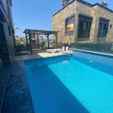 Ozel Havuzlu